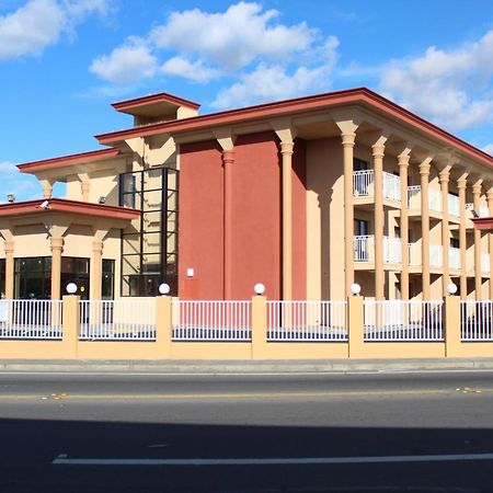 Super 8 By Wyndham Vallejo/Napa Valley מראה חיצוני תמונה