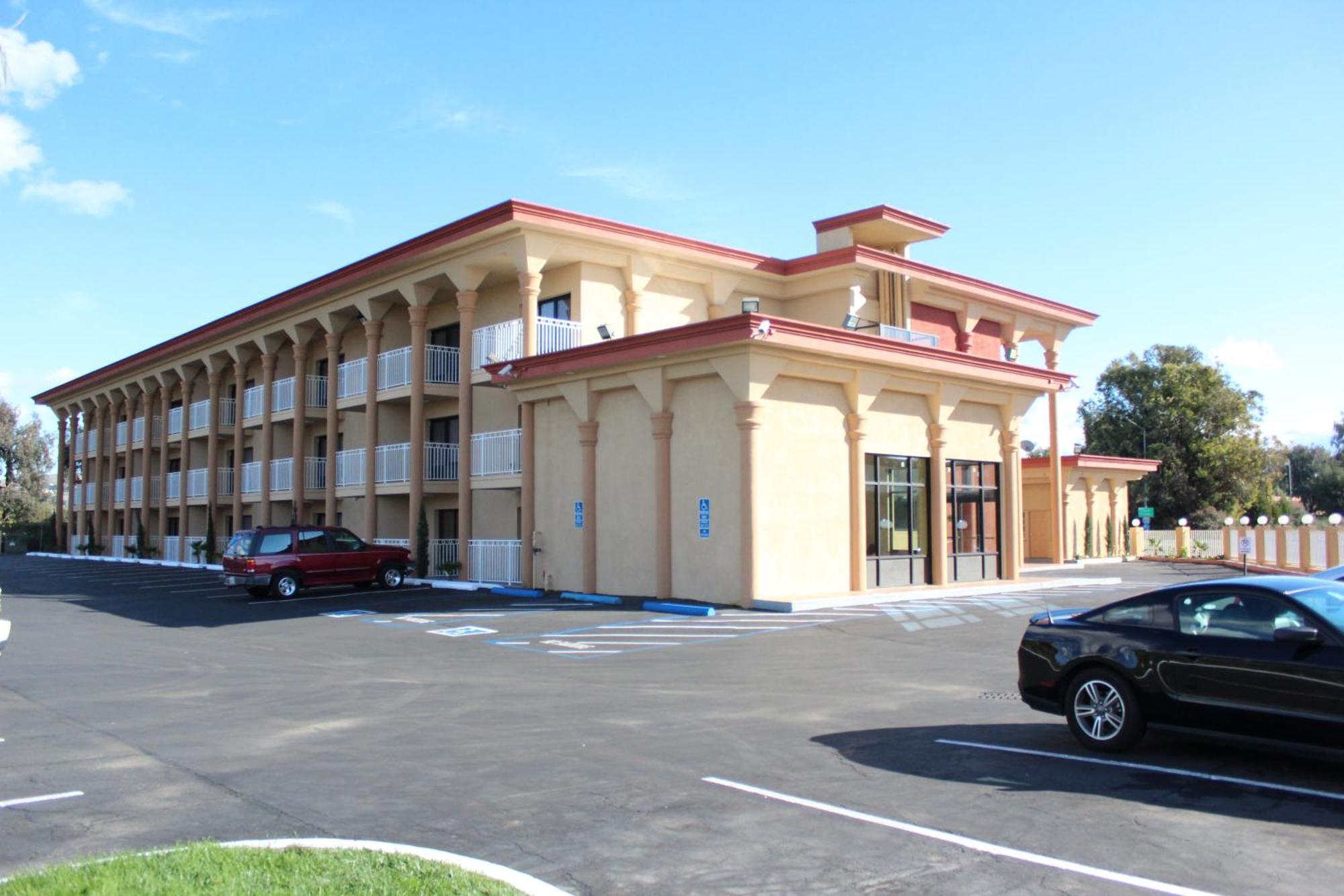 Super 8 By Wyndham Vallejo/Napa Valley מראה חיצוני תמונה