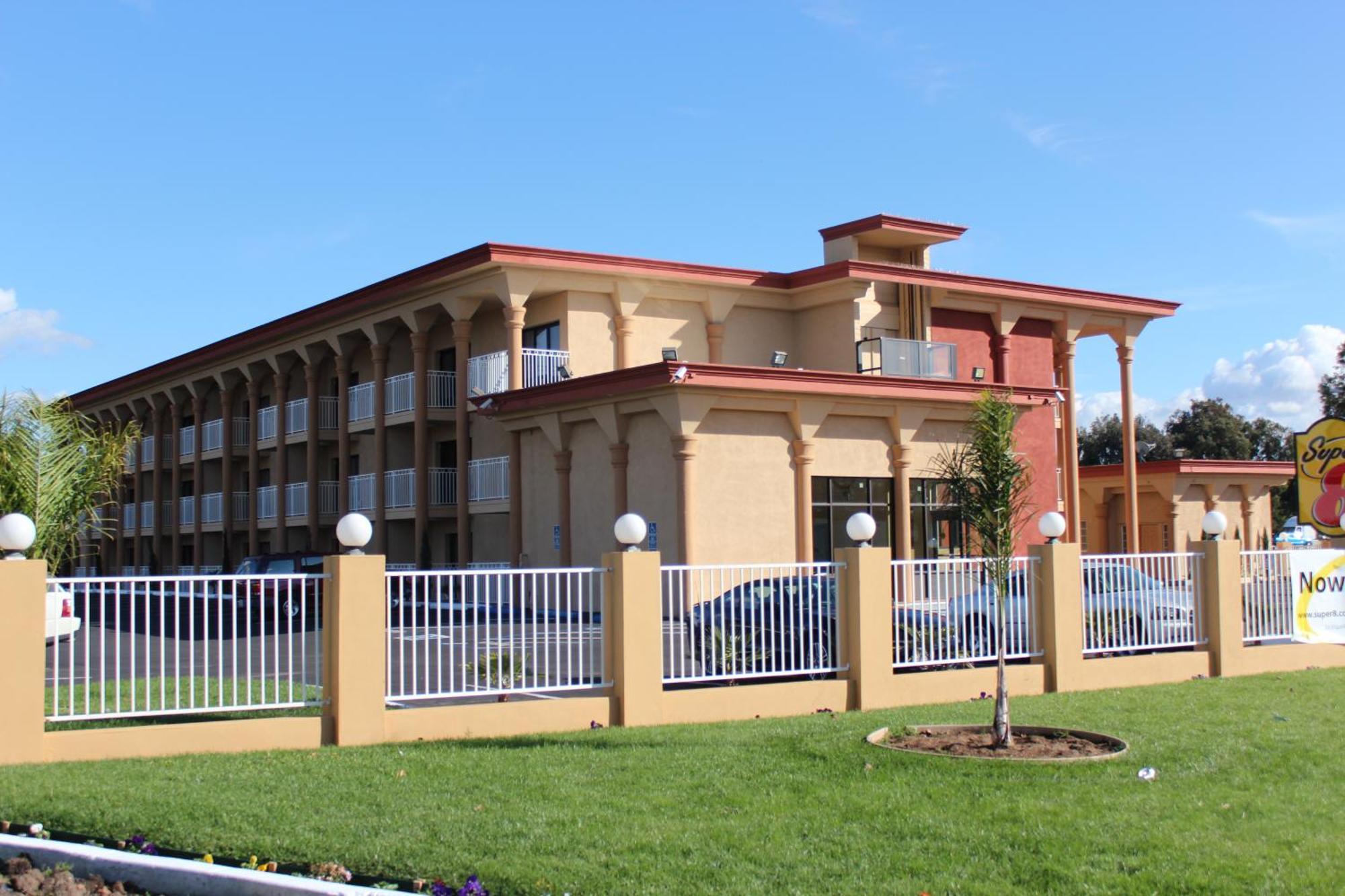 Super 8 By Wyndham Vallejo/Napa Valley מראה חיצוני תמונה