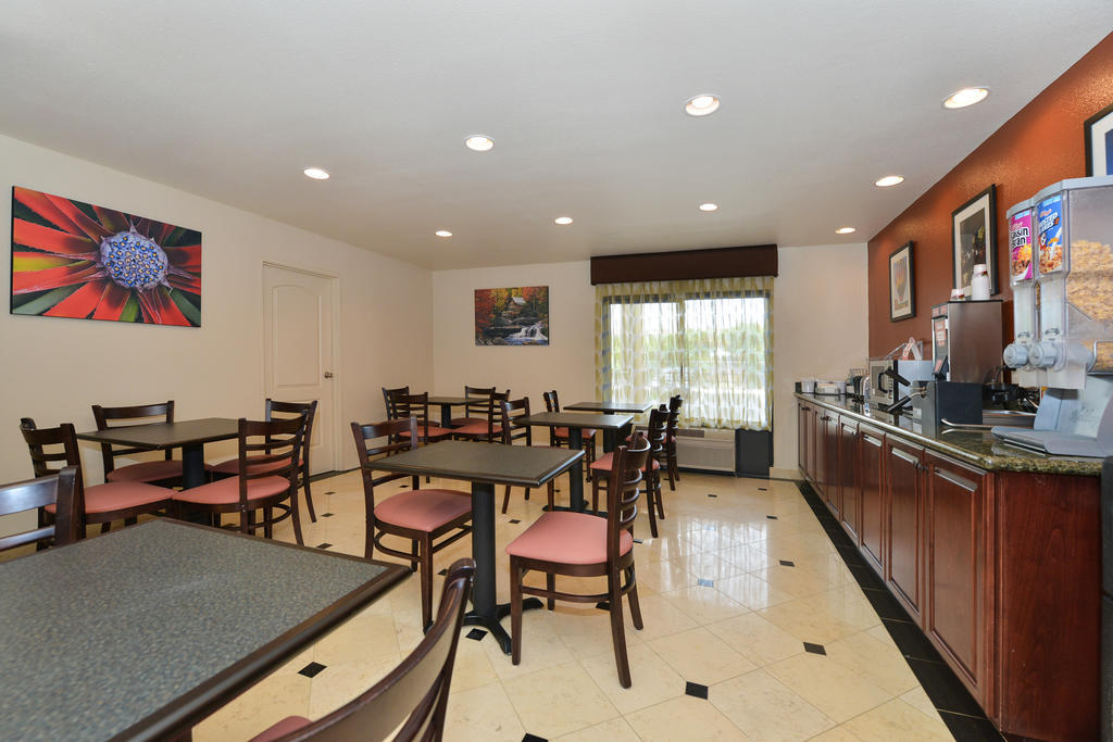 Super 8 By Wyndham Vallejo/Napa Valley מראה חיצוני תמונה
